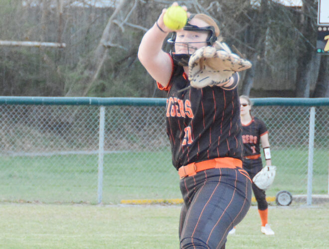 Lady Tigers split pair of contests